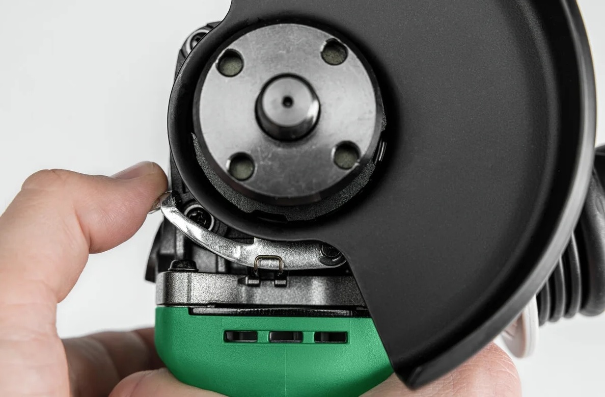  Apărătoare rotativă la 360° 