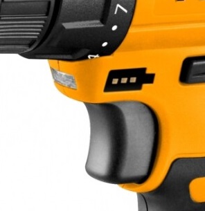  Indicator LED și lanternă frontală integrate