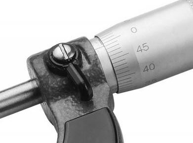 Точная шкала с делением 0,01 мм 