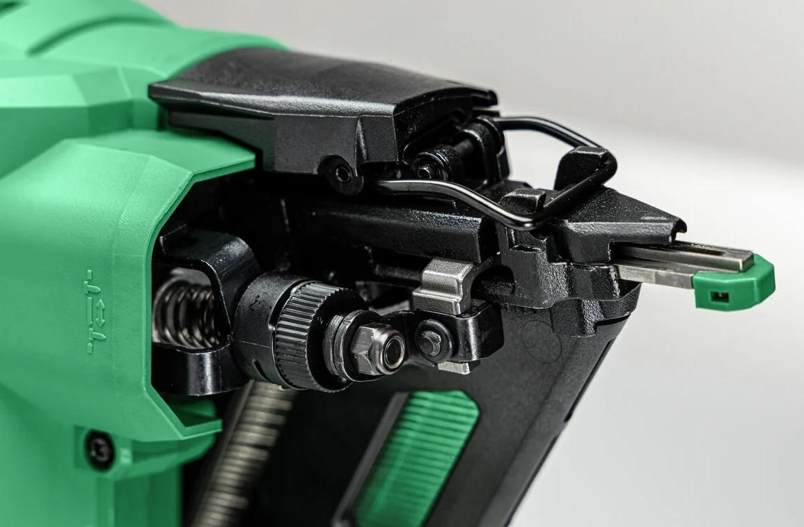  Montaj precis datorită vârfului îngust 